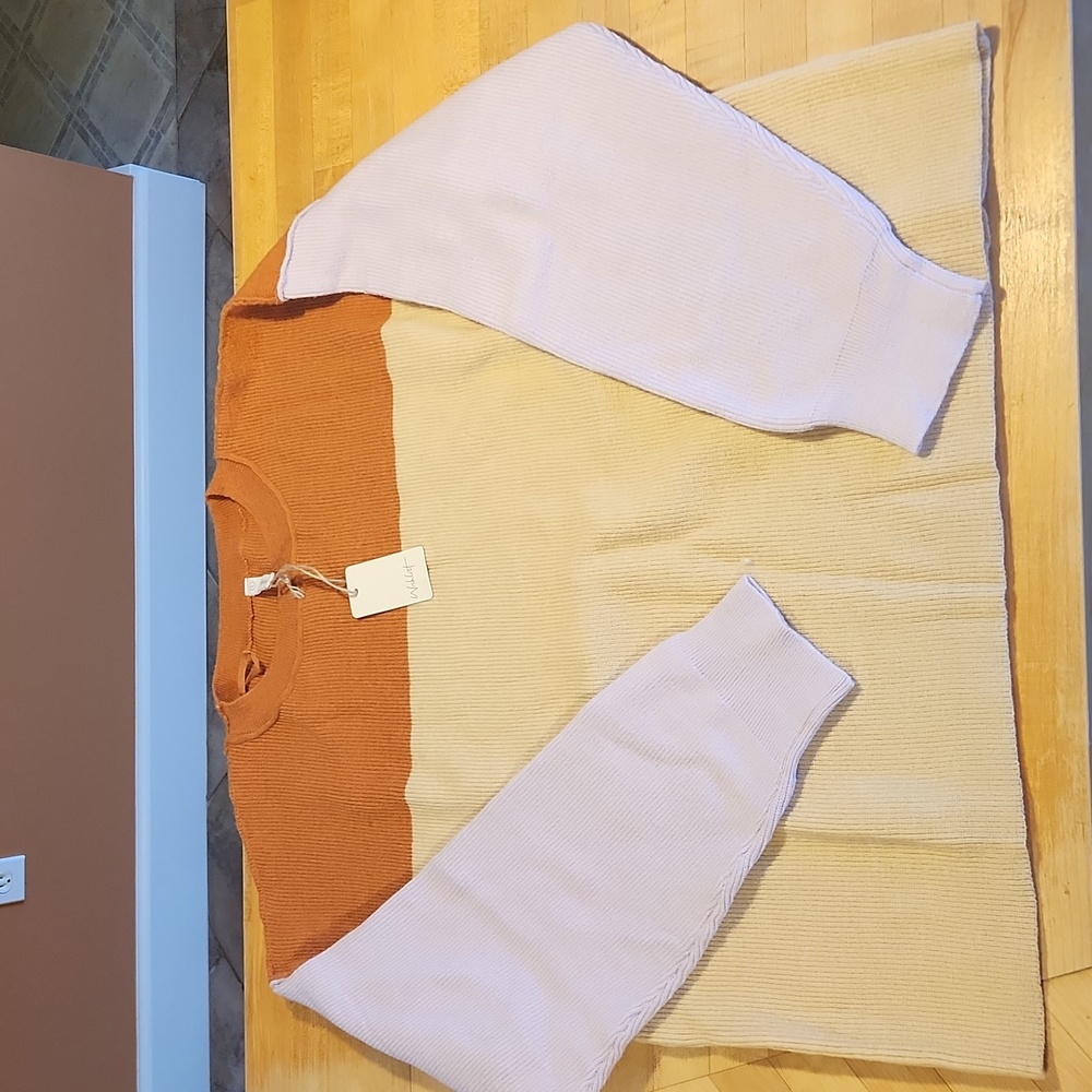NWT women's sweater
